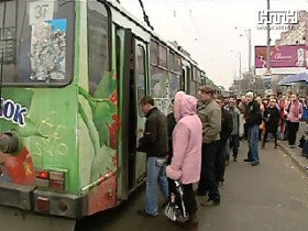 Киевляне научились платить меньше за проезд в городском транспорте