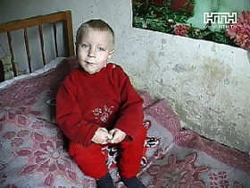 Как безответственные родители лишают детей счастливого детства