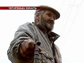 Продав дом, мужчина выкинул 59-летнего отца на улицу