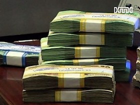 В одном из столичных управлений юстиции задержали взяточника