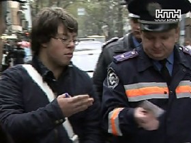 Несовершеннолетний сын депутата разъезжал на &laquo;Лексусе&raquo; без прав. Подробности