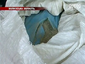 Міліція залишила онуків наркобабусі без пиріжків із маком