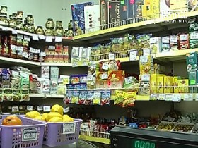 Две продавщицы разыграли перед милиционерами сценарий известного фильма