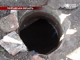 Сестра спасла 3-летнего малыша из выгребной ямы
