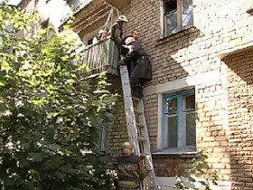 Справжній карцер улаштував син рідному батькові-інваліду