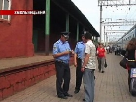 В Хмельницком задержали мужчину, который ограбил в поезде пассажира
