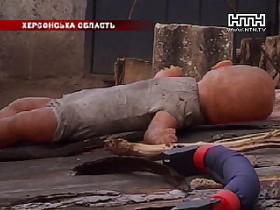 60-летний мужчина вынес из огня двухлетнюю девочку
