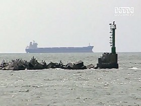 Біля берегів Одеси вже 7 місяців дрейфує «Смердючий Голландець»