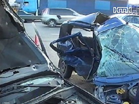 ДТП в Киеве: легковушка &laquo;Мицубиши&raquo; на полном ходу въехала в &laquo;Рено&raquo;