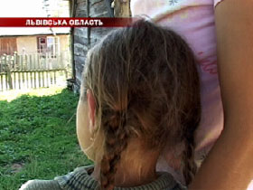 На Львівщині 8-річну дівчинку зґвалтував рідний дядько