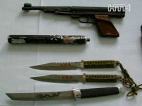 На Київському залізничному вокзалі затримали військового з арсеналом зброї