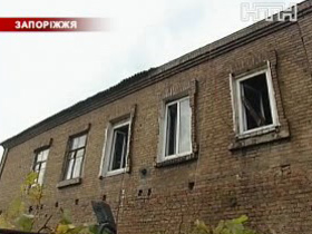 В одном из жилых домов Запорожья - серьезный пожар
