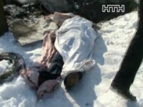 75-річна бабуся поховала свого чоловіка на городі