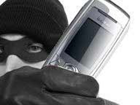 Мужчина представлялся милиционером и забирал у детей мобильные