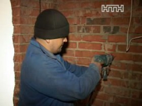 За дірку в стіні сумчанин потрапив у полон до своїх судідів