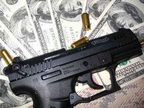 Вооруженный грабитель попытался ограбить мясной магазинчик