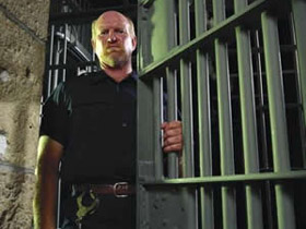 В Донецке парень украл цепочку, чтобы сесть в тюрьму