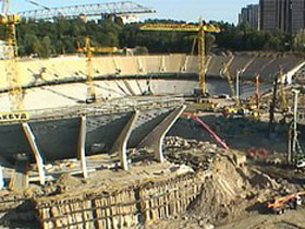 На киевском стадионе "Олимпийский" разбился строитель