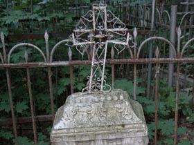 Во Львове задержали разорителя надгробий и мемориалов