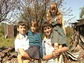 На Луганщине пятеро 16-летних парней спасли из огня целую семью