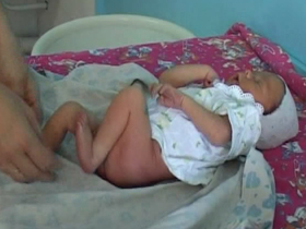 На Луганщине под двери роддома был подброшен 10-месячный младенец