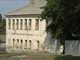 У Черкасах аварійний будинок став пасткою для десяти сімей