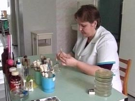 У Мелітополі на сімейному торжестві їжею отруїлося 20 людей