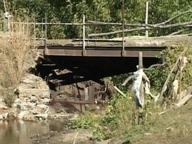 Жителі м. Петровського на Луганщині вже півроку відрізані від цивілізації