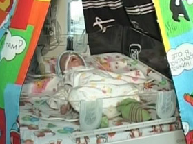 У Полтавському пологовому будинку помер один з новонароджених близнят
