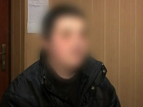 У Маріуполі озброєний злочинець за півгодини пограбував таксиста і бармена