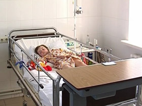 На Прикарпатье 2-летнюю девочку укусила змея