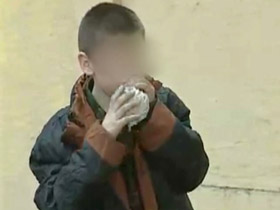 В Полтаве правоохранители поймали подростков, нюхающих клей