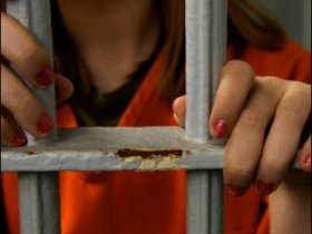В Донецке шестнадцатилетняя девушка задушила свою приятельницу
