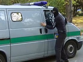 В Киеве ограбили автомобиль инкассаторов на 2 миллиона гривен