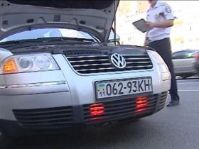 В столице инспекторы ГАИ воюют со спецсигналами на обычных автомобилях