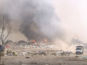 Владельцы столичной свалки не пустили пожарников на свою территорию