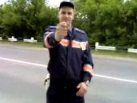 Украинским водителям официально разрешили снимать автоинспекторов