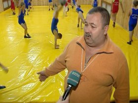 На Киевщине развернулось противостояние мецената и поселковых властей вокруг спортивного клуба