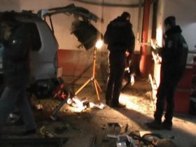 В центре на подземной стоянке Киева взорвался внедорожник