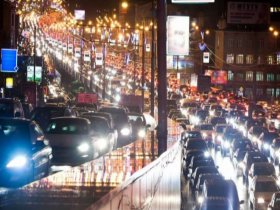 Столица Украины наполнилась многокилометровыми пробками