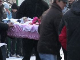 На Донбассе 36-летняя женщина задушила двух своих дочерей и сама ушла из жизни