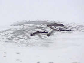 На Киевщине 17-летний парень провалился под лед и погиб от переохлаждения