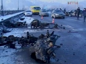 На столичном мосту Патона столкнулось семь автомобилей: пятеро травмированы