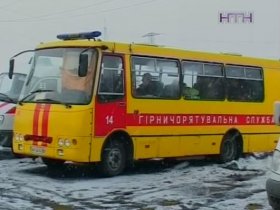 В нелегальной шахте близ Енакиево под завалами находится пятеро шахтеров
