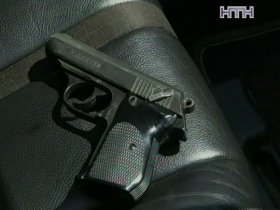 Мажор на Луганщине доказывал право на проезд пистолетом