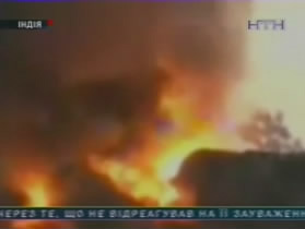 В Индии горел поезд с нефтью