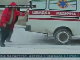 Україну завалило снігом