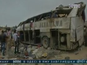 В Иордании пассажирский автобус столкнулся с грузовиком, 16 человек погибли