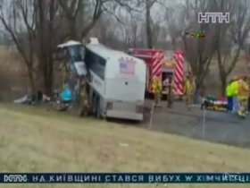 В Пенсильвании автобус со школьной командой слетел с трассы, один человек погиб