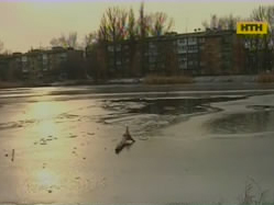 В Макеевке, спасая школьниц из ледяной воды, погиб мужчина